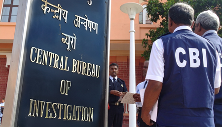 सीबीआई ने रिश्वत मामले में साउथ ईस्ट सेंट्रल रेलवे के अधिकारी को किया गिरफ्तार सीबीआई ने रिश्वत मामले में साउथ ईस्ट सेंट्रल रेलवे के अधिकारी को किया गिरफ्तार