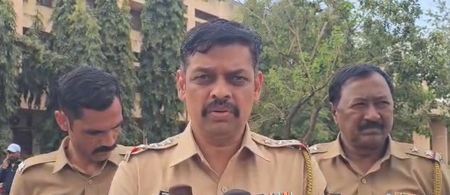 सांगली कचरा फेंकने को लेकर पड़ोसियों ने पति-पत्नी पर किया हमला, आरोपी गिरफ्तार सांगली कचरा फेंकने को लेकर पड़ोसियों ने पति-पत्नी पर किया हमला, आरोपी गिरफ्तार