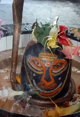 हरे-भरे पहाड़ और शांत झील के बीच बसा भीमेश्वर महादेव, सीएम धामी ने की दर्शन की अपील हरे-भरे पहाड़ और शांत झील के बीच बसा भीमेश्वर महादेव, सीएम धामी ने की दर्शन की अपील