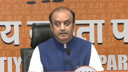 दिमागी नक्सल पर सुधांशु त्रिवेदी का कांग्रेस पर हमला, चिदंबरम से पूछा-मनमोहन इसे क्यों मानते थे सबसे बड़ा खतरा दिमागी नक्सल पर सुधांशु त्रिवेदी का कांग्रेस पर हमला, चिदंबरम से पूछा-मनमोहन इसे क्यों मानते थे सबसे बड़ा खतरा