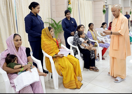 बारिश में थैलेसीमिया पीड़ित बच्चे को लेकर जनता दर्शन पहुंची महिला, सीएम योगी आदित्यनाथ ने दिया आर्थिक सहायता का आश्वासन बारिश में थैलेसीमिया पीड़ित बच्चे को लेकर जनता दर्शन पहुंची महिला, सीएम योगी आदित्यनाथ ने दिया आर्थिक सहायता का आश्वासन