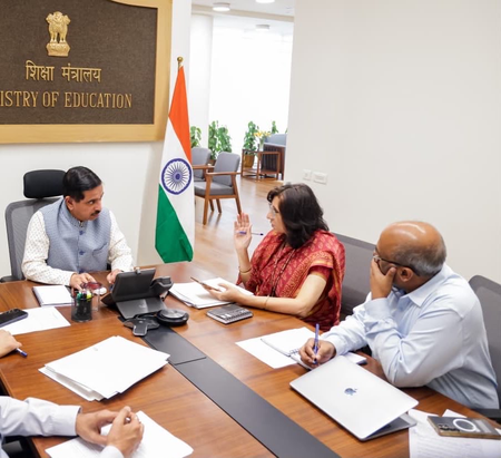 शिक्षा मंत्री ने एनटीए की समीक्षा बैठक की, परीक्षा प्रणाली के व्यापक ऑडिट का दिया आदेश शिक्षा मंत्री ने एनटीए की समीक्षा बैठक की, परीक्षा प्रणाली के व्यापक ऑडिट का दिया आदेश