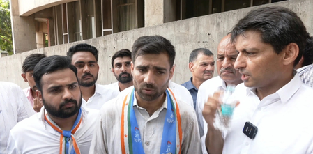 पंजाब यूनिवर्सिटी में छात्रों में सरकारों के खिलाफ गुस्सा, एनएसयूआई जीतेगी चुनाव विनोद जाखड़ पंजाब यूनिवर्सिटी में छात्रों में सरकारों के खिलाफ गुस्सा, एनएसयूआई जीतेगी चुनाव विनोद जाखड़