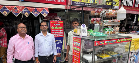 नोएडा खाद्य विभाग की कार्रवाई, पनीर और खोया के तीन नमूने जांच के लिए संग्रहित नोएडा खाद्य विभाग की कार्रवाई, पनीर और खोया के तीन नमूने जांच के लिए संग्रहित