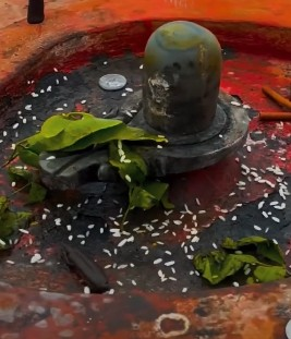 पिथौरागढ़ के श्री थल केदार मंदिर में 100 करोड़ साल पुराने शिवलिंग का वास है पिथौरागढ़ के श्री थल केदार मंदिर में 100 करोड़ साल पुराने शिवलिंग का वास है