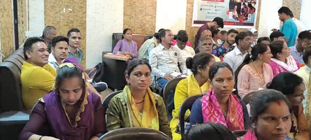 पीएम विश्वकर्मा योजनाः चमोली में अधिकारियों ने लाभार्थियों को मार्केटिंग और एआई की दी ट्रेनिंग पीएम विश्वकर्मा योजनाः चमोली में अधिकारियों ने लाभार्थियों को मार्केटिंग और एआई की दी ट्रेनिंग