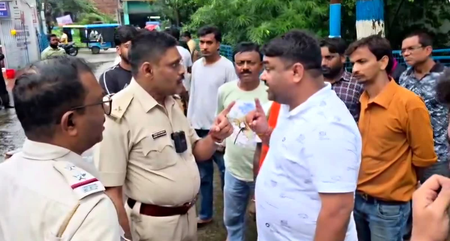 पश्चिम बंगाल भाजपा में अनुशासन पर सख्ती, पुलिस से झड़प के बाद दो नेता निलंबित; इकाई भंग पश्चिम बंगाल भाजपा में अनुशासन पर सख्ती, पुलिस से झड़प के बाद दो नेता निलंबित; इकाई भंग
