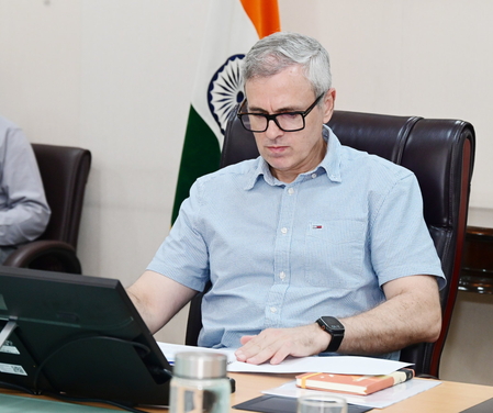 जम्मू-कश्मीर हम जेन-जी हैं, बर्दाश्त नहीं करेंगे, महिला पर्यटक के वीडियो पर सीएम उमर अब्दुल्ला का तंज जम्मू-कश्मीर हम जेन-जी हैं, बर्दाश्त नहीं करेंगे, महिला पर्यटक के वीडियो पर सीएम उमर अब्दुल्ला का तंज