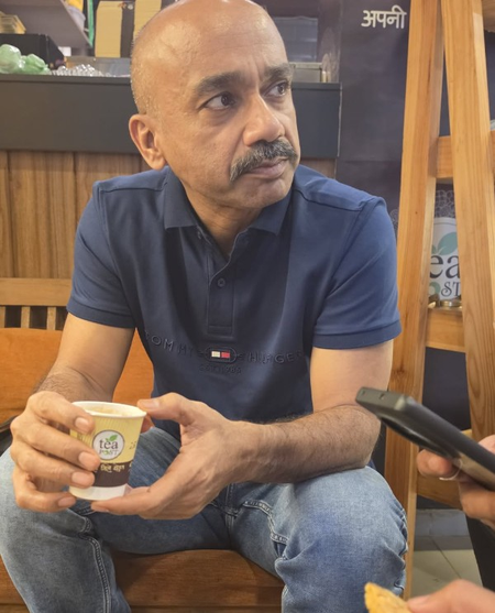 वायरल होने की दौड़ में लोग अपनी असली पहचान खो रहे विजय विक्रम सिंह वायरल होने की दौड़ में लोग अपनी असली पहचान खो रहे विजय विक्रम सिंह