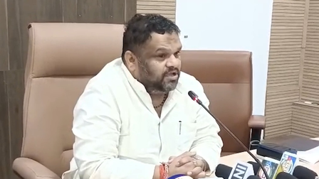 सिलचर में एनएचआरसी की समीक्षा बैठक, आयुष्मान और यूडीआईडी कार्ड वितरण में प्रदर्शन बेहतर सिलचर में एनएचआरसी की समीक्षा बैठक, आयुष्मान और यूडीआईडी कार्ड वितरण में प्रदर्शन बेहतर