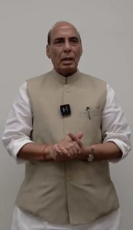 कांग्रेस की ओर से वंदे मातरम का विरोध करना दुर्भाग्यपूर्ण और गंभीर विषय राजनाथ सिंह कांग्रेस की ओर से वंदे मातरम का विरोध करना दुर्भाग्यपूर्ण और गंभीर विषय राजनाथ सिंह