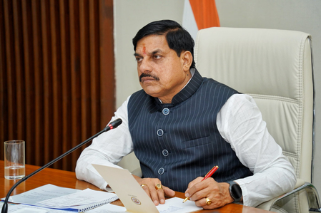 कटनी जमीन घोटाला  सीएम मोहन यादव ने डीजीपी को दिए निर्देश, सीएसपी नेहा पच्चीसिया निलंबित