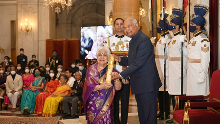 साउथ सिनेमा की दिग्गज अभिनेत्री सौकार जानकी का निधन, जूनियर एनटीआर समेत सितारों ने दी श्रद्धांजलि साउथ सिनेमा की दिग्गज अभिनेत्री सौकार जानकी का निधन, जूनियर एनटीआर समेत सितारों ने दी श्रद्धांजलि