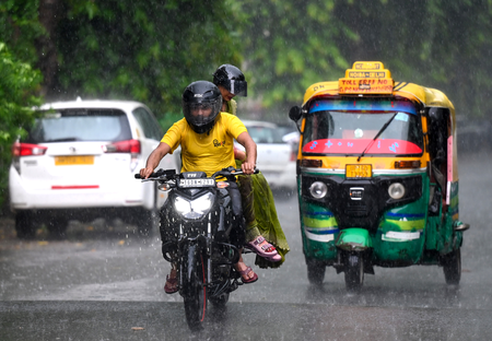दिल्ली-एनसीआर में हुई बारिश उमस से राहत, वायु गुणवत्ता में भी सुधार दिल्ली-एनसीआर में हुई बारिश उमस से राहत, वायु गुणवत्ता में भी सुधार