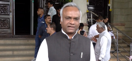 कर्नाटक के आईएएस अधिकारी के लापता होने की खबर, खड़गे ने दी जानकारी कर्नाटक के आईएएस अधिकारी के लापता होने की खबर, खड़गे ने दी जानकारी
