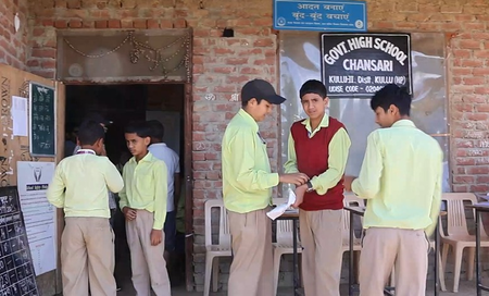 हिमाचल सात साल बाद भी चंसारी स्कूल भवन अधूरा, बच्चों की पढ़ाई पर संकट हिमाचल सात साल बाद भी चंसारी स्कूल भवन अधूरा, बच्चों की पढ़ाई पर संकट