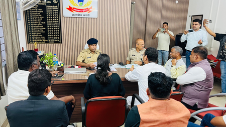 रांची में छात्रा का झामुमो कार्यकर्ताओं पर छेड़छाड़ और मारपीट का आरोप, बाबूलाल मरांडी के साथ शिकायत दर्ज कराने पहुंची थाने