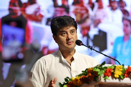 एक क्लिक पर मिलेगी डाक सेवा, तकनीक के साथ जनसेवा के नए युग में प्रवेश कर रहा भारतीय डाक ज्योतिरादित्य सिंधिया एक क्लिक पर मिलेगी डाक सेवा, तकनीक के साथ जनसेवा के नए युग में प्रवेश कर रहा भारतीय डाक ज्योतिरादित्य सिंधिया