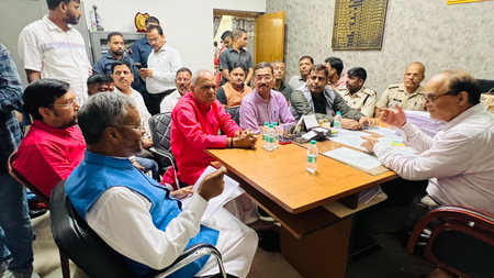बाबूलाल मरांडी ने आंदोलनकारी छात्रों पर एकतरफा कार्रवाई का लगाया आरोप, सदर सीओ कार्यालय पहुंचकर जताया विरोध
