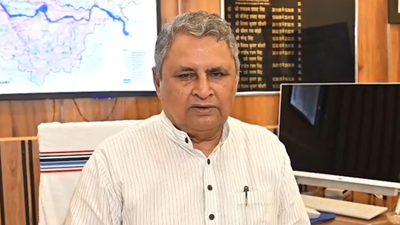 बिहार में गंडक का जलप्रवाह बढ़ने का खतरा, विजय चौधरी बोले- घबराएं नहीं, तेजस्वी ने तटबंधों की 24 घंटे निगरानी की मांग की