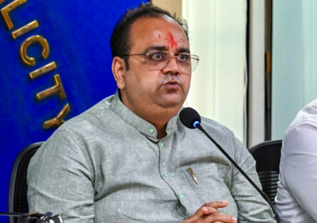 पंकज सिंह ने एच1एन1 और मौसमी इन्फ्लूएंजा की तैयारियों को लेकर दिल्ली सरकार के अस्पतालों के साथ समीक्षा बैठक की