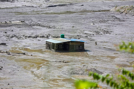बिहार नेपाल की बाढ़ का पानी गंडक बैराज पहुंचा, स्थिति सामान्य रहने के आसार