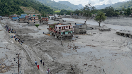 नेपाल त्रासदी  बाढ़ में जान गंवाने वालों की संख्या 469 पहुंची, 977 लोग अब भी लापता