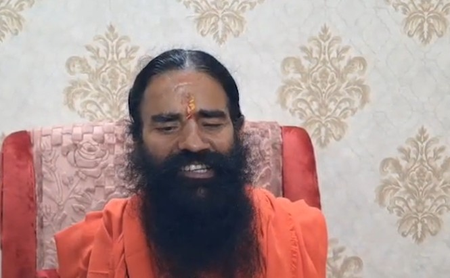कंगना रनौत से बैर खत्म करना चाहते हैं बाबा रामदेव, रक्षाबंधन पर भेजे तोहफे और मिठाई कंगना रनौत से बैर खत्म करना चाहते हैं बाबा रामदेव, रक्षाबंधन पर भेजे तोहफे और मिठाई