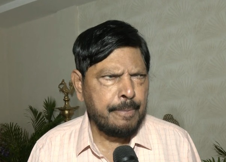 धर्मांतरण विरोधी कानून सकारात्मक कदम, जबरन धर्म परिवर्तन गैरकानूनी रामदास अठावले धर्मांतरण विरोधी कानून सकारात्मक कदम, जबरन धर्म परिवर्तन गैरकानूनी रामदास अठावले