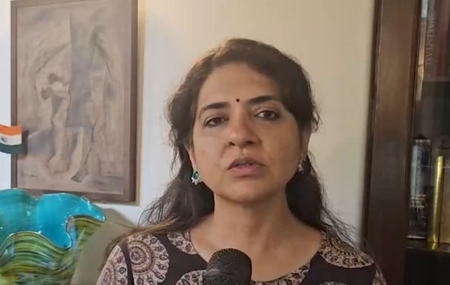 परिसीमन पर खड़गे के विरोध पर शिवसेना का हमला, शायना एनसी बोलीं-राजनीति न करें, देशहित सोचें परिसीमन पर खड़गे के विरोध पर शिवसेना का हमला, शायना एनसी बोलीं-राजनीति न करें, देशहित सोचें