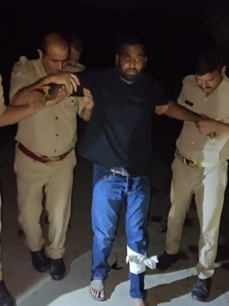 यूपी  सुल्तानपुर में पुलिस और बदमाशों के बीच मुठभेड़, तीन बदमाश गिरफ्तार, एक फरार