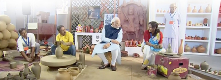 भारत के आत्मनिर्भर बनने का मार्ग देश में बनी चीजों पर गर्व करने से ही प्रशस्त होगा प्रधानमंत्री मोदी भारत के आत्मनिर्भर बनने का मार्ग देश में बनी चीजों पर गर्व करने से ही प्रशस्त होगा प्रधानमंत्री मोदी