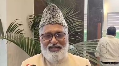 मुफ्ती शमून कासमी ने सीएम धामी की सराहना की, कांग्रेस समेत विपक्षी दलों पर साधा निशाना मुफ्ती शमून कासमी ने सीएम धामी की सराहना की, कांग्रेस समेत विपक्षी दलों पर साधा निशाना