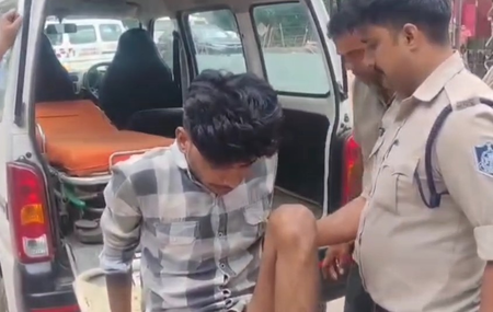 ग्वालियर में पुलिस मुठभेड़ में हत्यारोपी के पैर में लगी गोली, अंधेरे का फायदा उठाकर साथी फरार ग्वालियर में पुलिस मुठभेड़ में हत्यारोपी के पैर में लगी गोली, अंधेरे का फायदा उठाकर साथी फरार