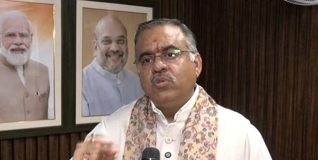 तरुण चुघ का केजरीवाल पर हमला, बोले-1984 दंगों के दोषियों के साथ खड़ी रही आप, अब हमसे पूछ रही सवाल तरुण चुघ का केजरीवाल पर हमला, बोले-1984 दंगों के दोषियों के साथ खड़ी रही आप, अब हमसे पूछ रही सवाल