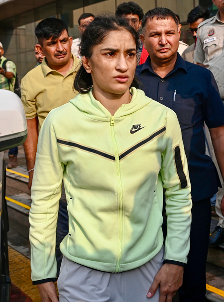 विनेश फोगाट मामले में दिल्ली हाईकोर्ट ने डब्ल्यूएफआई से मांगा जवाब, 29 सितंबर को होगी अगली सुनवाई