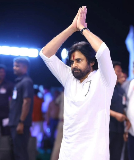 हीरो नहीं, डायरेक्टर बनना चाहते थे पवन कल्याण, भाभी के प्रोत्साहन से पर्दे पर आए और बन गए पावर स्टार हीरो नहीं, डायरेक्टर बनना चाहते थे पवन कल्याण, भाभी के प्रोत्साहन से पर्दे पर आए और बन गए पावर स्टार