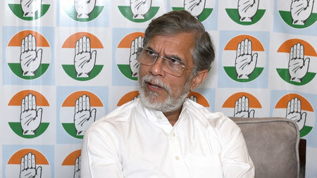 जीडीपी ग्रोथ बड़ी उपलब्धि नहीं, महंगाई-रोजगार पर जवाब दे सरकार पवन खेड़ा