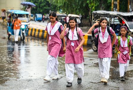 दिल्ली-एनसीआर में अगले तीन दिनों तक हल्की से मध्यम बारिश का पूर्वानुमान दिल्ली-एनसीआर में अगले तीन दिनों तक हल्की से मध्यम बारिश का पूर्वानुमान