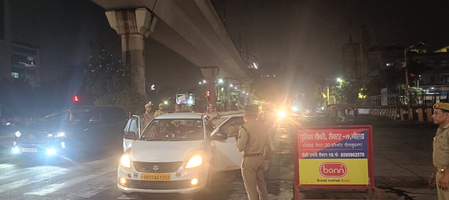 नाबालिग छात्रा से गैंगरेप के बाद नोएडा में रातभर चला चेकिंग अभियान, संदिग्ध वाहनों पर पुलिस की कड़ी नजर नाबालिग छात्रा से गैंगरेप के बाद नोएडा में रातभर चला चेकिंग अभियान, संदिग्ध वाहनों पर पुलिस की कड़ी नजर