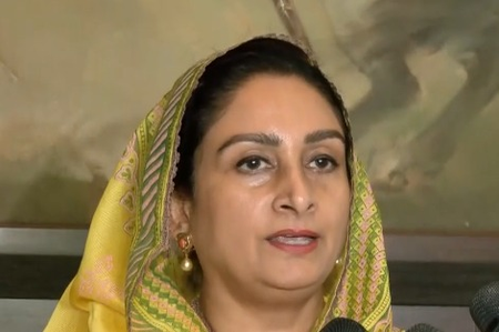 हरसिमरत कौर ने सीएम मान की पत्नी पर 5 करोड़ लेकर दुष्कर्म के आरोपी को बचाने का लगाया आरोप हरसिमरत कौर ने सीएम मान की पत्नी पर 5 करोड़ लेकर दुष्कर्म के आरोपी को बचाने का लगाया आरोप