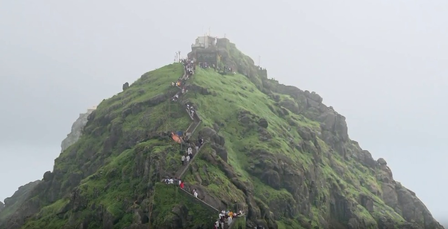 गुजरात विदेशी पर्यटकों की पहली पसंद बना गिरनार, बार्सिलोना से आईं सुसाना ने की तारीफ