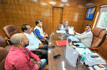 झारखंड भाजपा ने एसआईआर प्रक्रिया में अनियमितताओं का लगाया आरोप, मुख्य निर्वाचन पदाधिकारी को ज्ञापन सौंपा झारखंड भाजपा ने एसआईआर प्रक्रिया में अनियमितताओं का लगाया आरोप, मुख्य निर्वाचन पदाधिकारी को ज्ञापन सौंपा