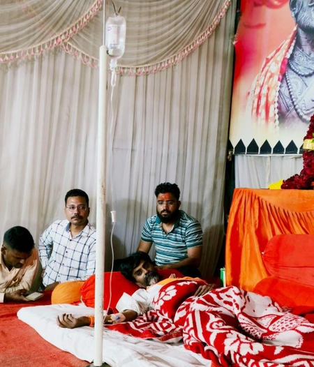 उदय सामंत और प्रसाद लाड की अपील के बाद मनोज जरांगे को देर रात लगाई गई सलाइन, अनशन के कारण गिरा शुगर लेवल उदय सामंत और प्रसाद लाड की अपील के बाद मनोज जरांगे को देर रात लगाई गई सलाइन, अनशन के कारण गिरा शुगर लेवल