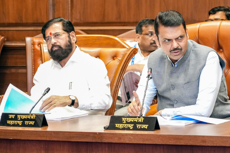 महाराष्ट्र कैबिनेट ने बेहतरीन खिलाड़ियों के लिए 5 प्रतिशत कोटा पॉलिसी में बदलाव को मंजूरी दी महाराष्ट्र कैबिनेट ने बेहतरीन खिलाड़ियों के लिए 5 प्रतिशत कोटा पॉलिसी में बदलाव को मंजूरी दी