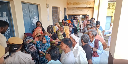 राजस्थान निकाय चुनाव 2026 के लिए मतदान शुरू, सुबह से बूथों पर लगीं लंबी कतारें राजस्थान निकाय चुनाव 2026 के लिए मतदान शुरू, सुबह से बूथों पर लगीं लंबी कतारें