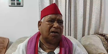 समाजवादी छात्रसभा का ड्रेस कोड बदलने पर सपा सांसद बोले- यह समतामूलक समाज बनाने का संदेश समाजवादी छात्रसभा का ड्रेस कोड बदलने पर सपा सांसद बोले- यह समतामूलक समाज बनाने का संदेश