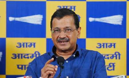 पंजाब में नशे को लेकर सियासी घमासान, केजरीवाल और सिसोदिया ने राहुल गांधी पर साधा निशाना पंजाब में नशे को लेकर सियासी घमासान, केजरीवाल और सिसोदिया ने राहुल गांधी पर साधा निशाना