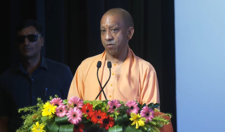 राष्ट्रीय पोषण माह सीएम योगी का विपक्ष पर निशाना, कहा-2017 से पहले आंगनबाड़ी का पोषाहार शराब माफिया के हाथों में था राष्ट्रीय पोषण माह सीएम योगी का विपक्ष पर निशाना, कहा-2017 से पहले आंगनबाड़ी का पोषाहार शराब माफिया के हाथों में था