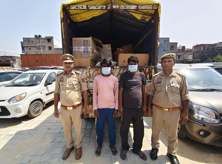 ग्रेटर नोएडा में अवैध पटाखों का जखीरा बरामद, चार लाख के पटाखों के साथ दो गिरफ्तार ग्रेटर नोएडा में अवैध पटाखों का जखीरा बरामद, चार लाख के पटाखों के साथ दो गिरफ्तार